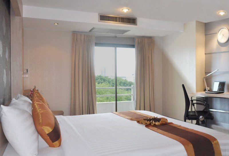 A2 Hotel Bangkok Exterior photo
