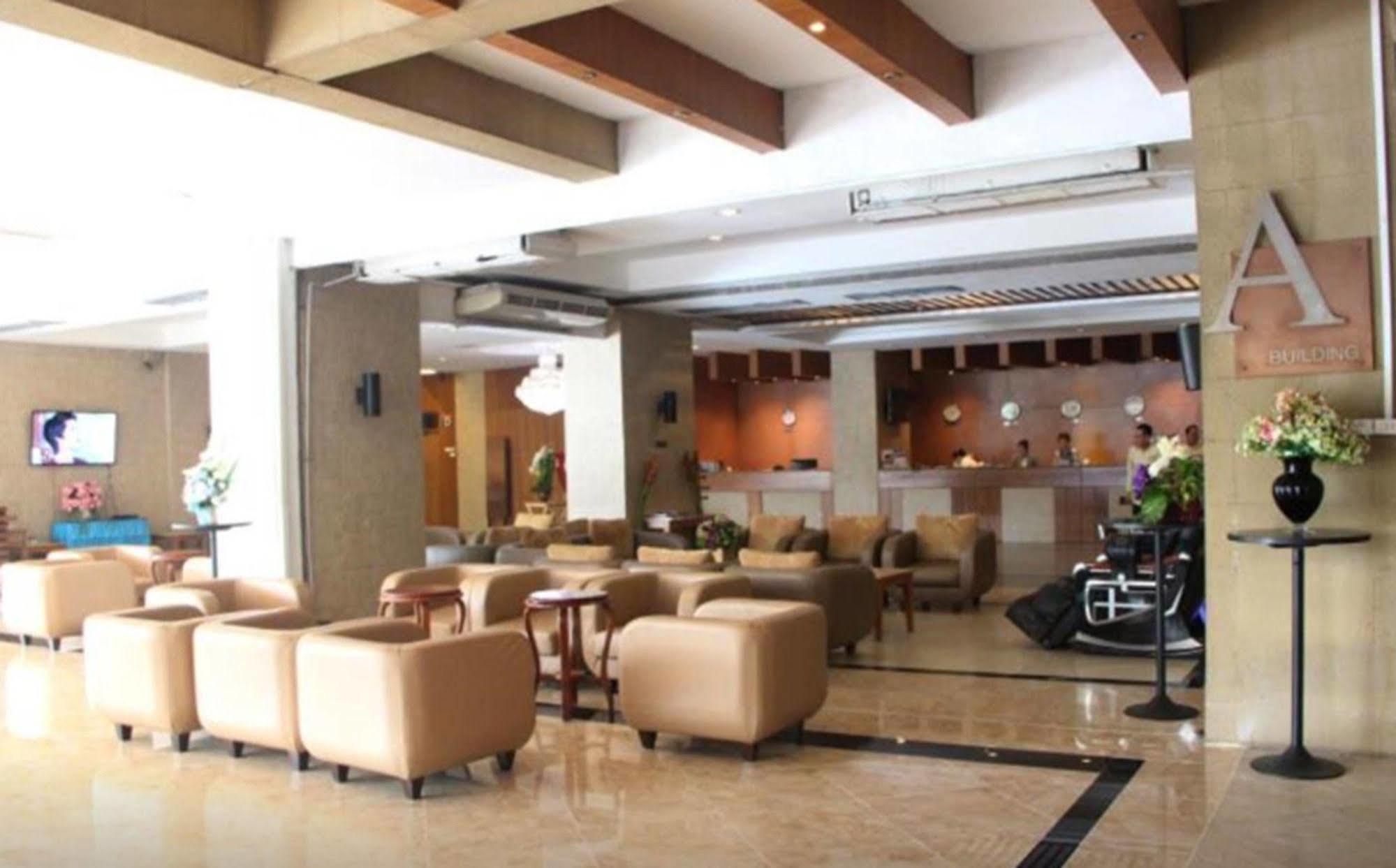 A2 Hotel Bangkok Exterior photo