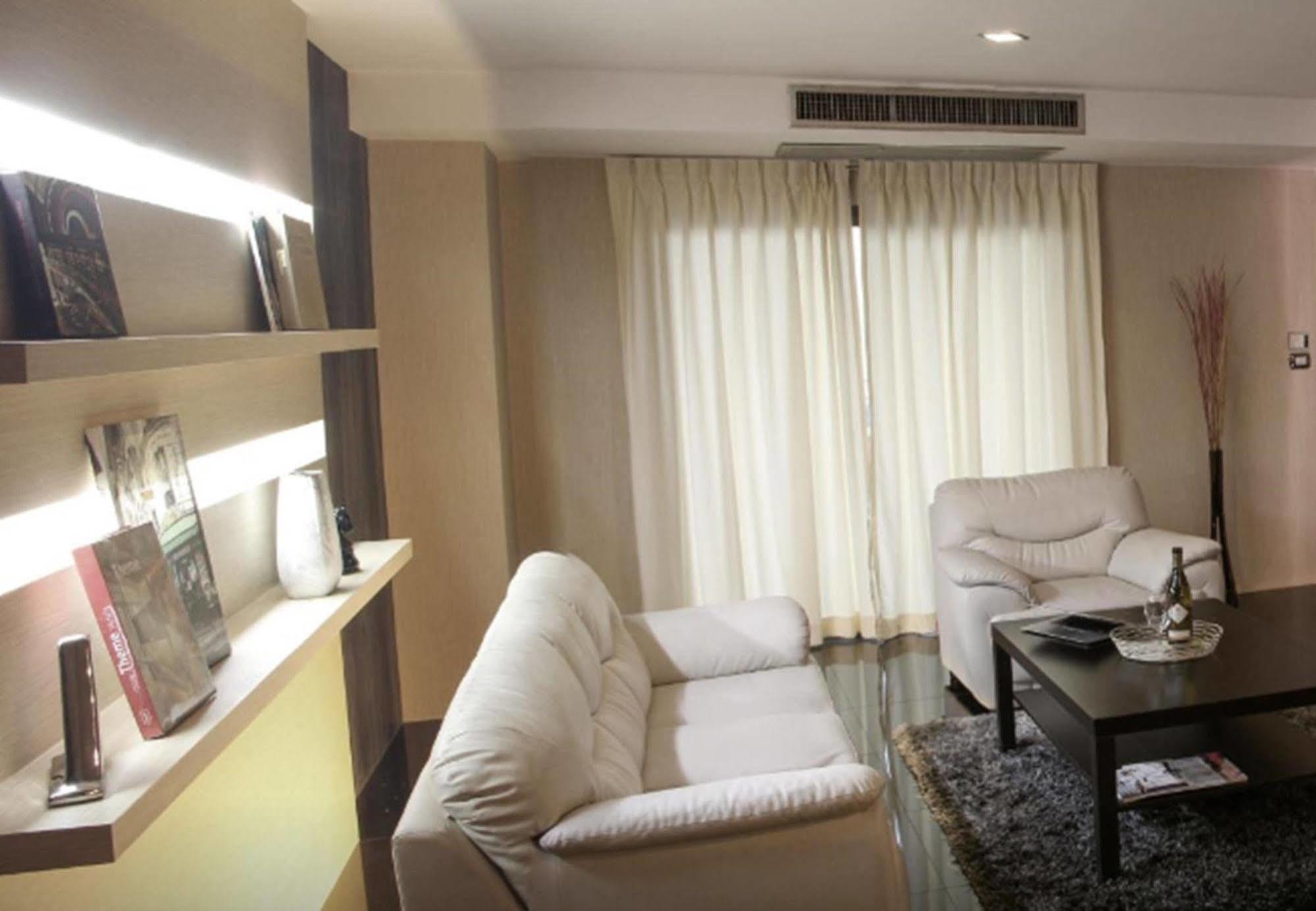 A2 Hotel Bangkok Exterior photo