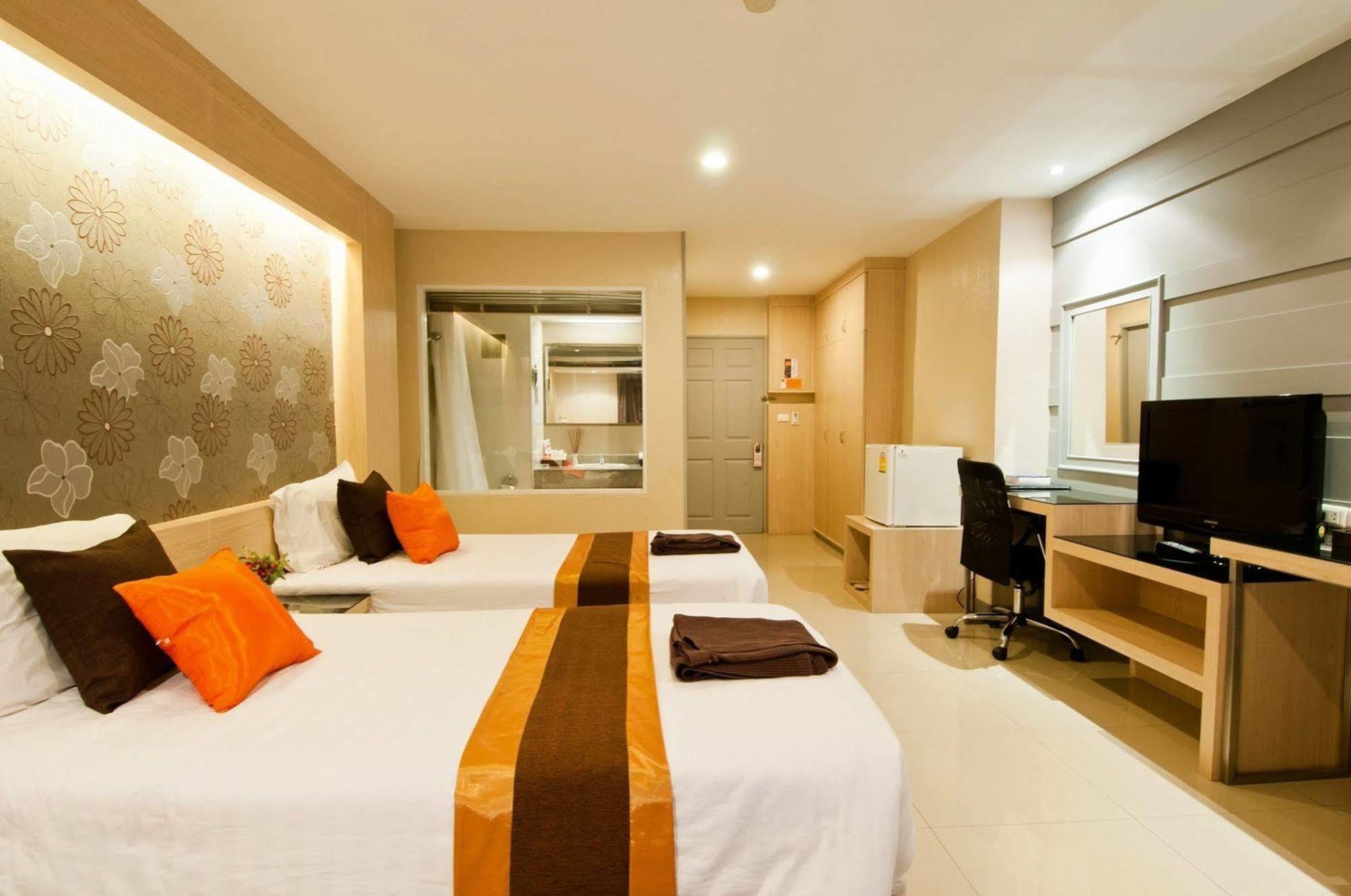 A2 Hotel Bangkok Exterior photo